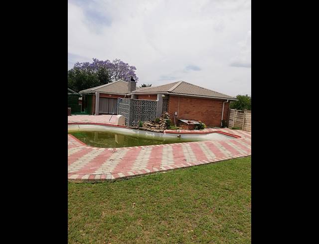 3 BEDROOM FREEHOLD FOR SALE IN ARBORPARK